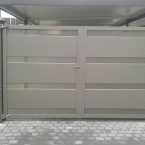 Aluminium draaipoort type COOL FRONT PLANCHETTEN / PERFO PLAAT - Lm Hekwerk (RAL 7022) Aluminium draaipoort type COOL FRONT PLANCHETTEN / PERFO PLAAT (RAL 7022)