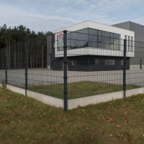 Staalmatpanelen type 6/5/6mm, Hoogte 203cm (RAL 7016) Staalmatpanelen type 6/5/6mm, Hoogte 203cm (RAL 7016) - LM Hekwerk bvba